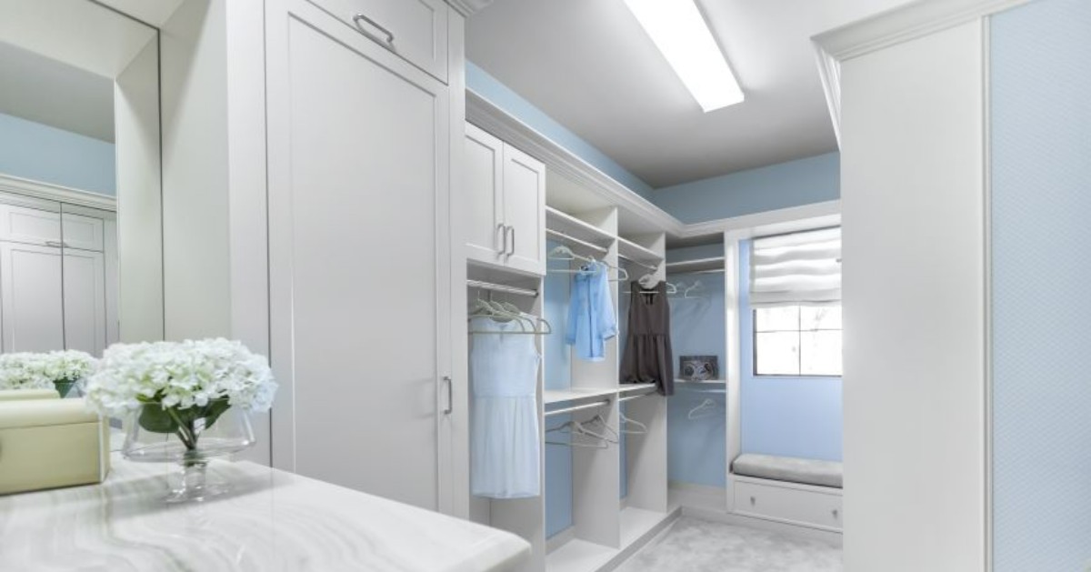 ConestogaWood's tweet photo. Spring cleaning or changing your wardrobe seasonally is simple with a beautiful, roomy closet. Our Allure DLV Daytona 225 door in Bright White provides an excellent foundation #closet #allure #dlv #alternativematerial https://t.co/2RsHFMN7bL