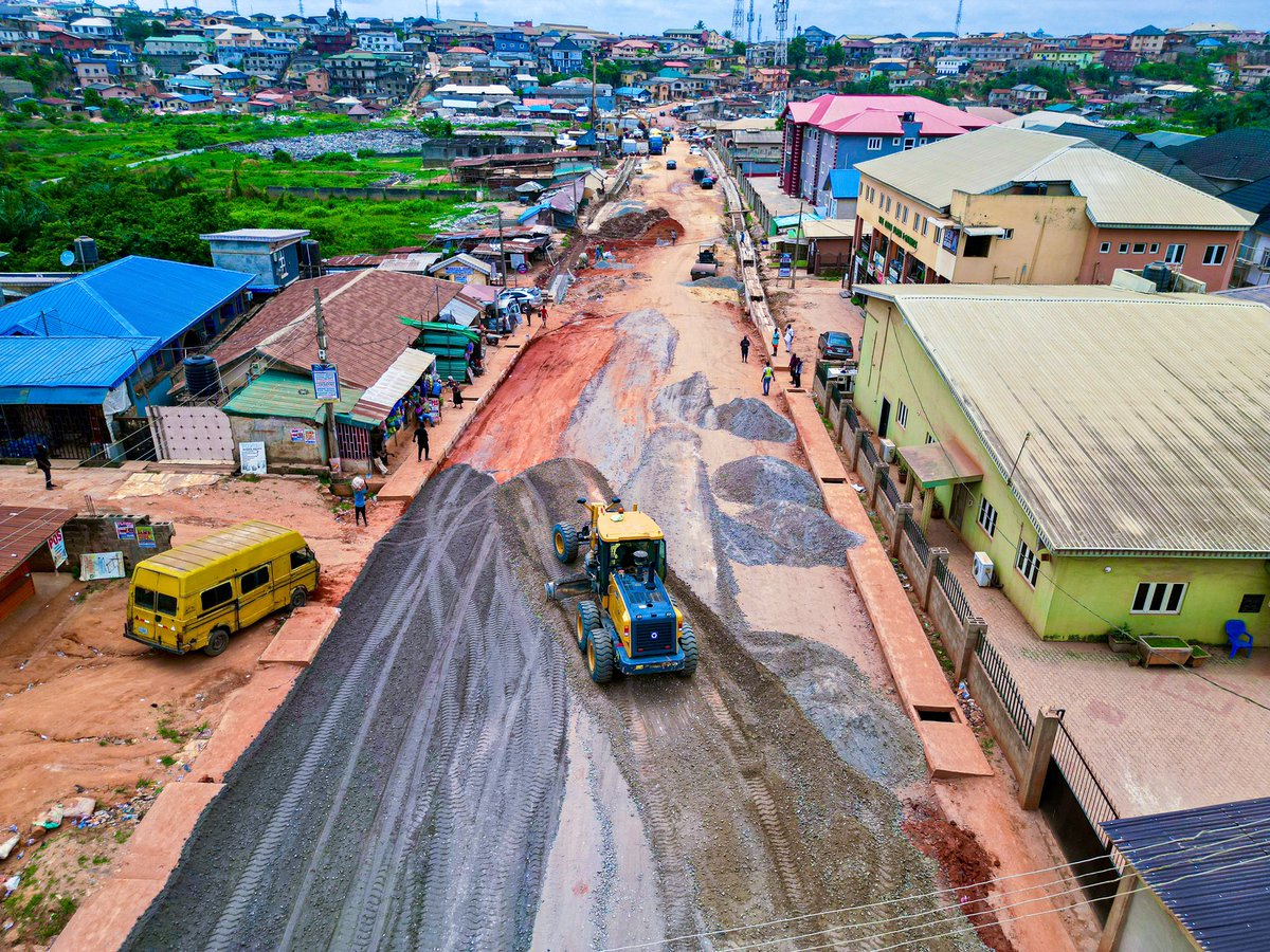 In no distant future, the 
4.67km road will be completed for the good use of our people in Ifo local government area.

#BuildingOurFutureTogether #ISEYA #Igbega2023 #OgunState #DapoAbiodun