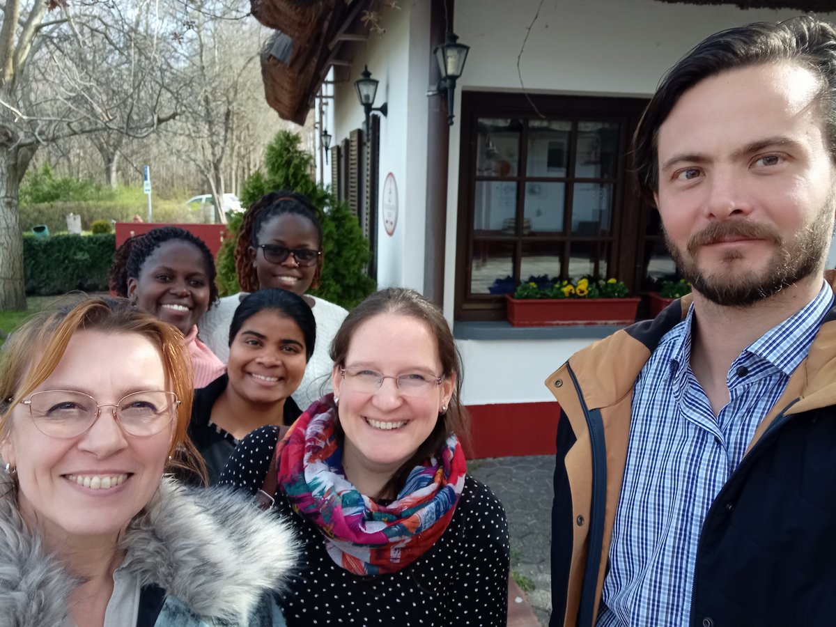 ChiamFosc's tweet photo. Students of @DeKUTkenya and experts of @UniHohenheim visited Bay Zoltan Nonprofit Ltd. in Szeged and Pilze-Nagy Ltd. in Kecskemét. Now, after seeing the process of oyster mushroom production, the students are ready to develop new food products for Kenya!
#chia #oystermushroom https://t.co/PGH1Uw7Zkm