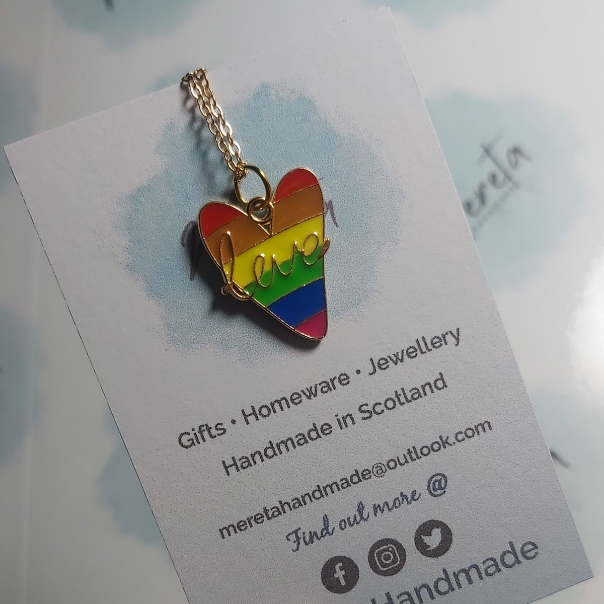 MeretaHandmade's tweet photo. Filling your Monday afternoon with love and colour 🌈

(Jewellery £3 each or 2 for £5, plus £1 postage)

#tlosbn #shopsmalluk https://t.co/qWbCQ6Uwfg