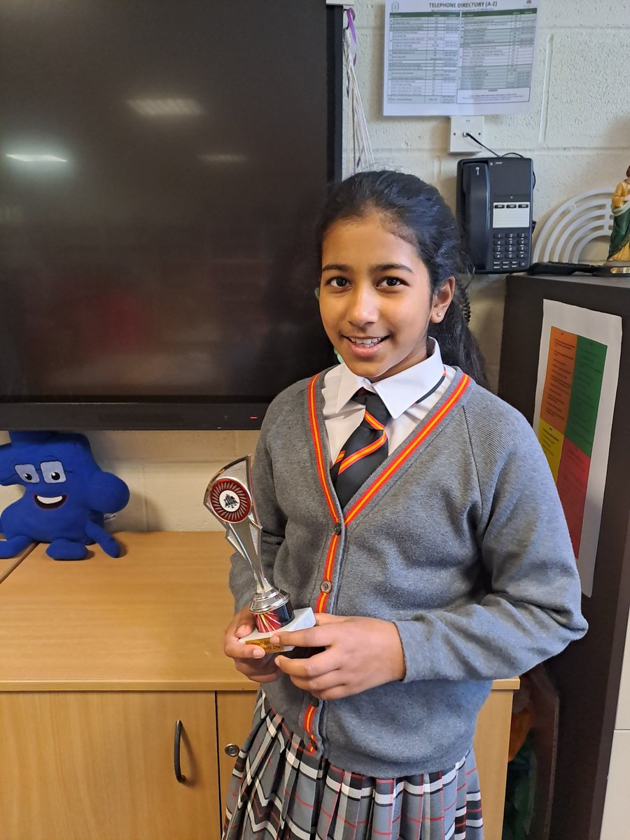 Zoya in #SJCR9 came 2nd in the Welsh Junior Chess Tournament on the weekend. Congratulations, Zoya!
#SJCJuniors