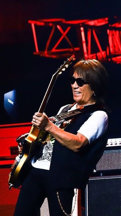 Tak Matsumoto  guitarist happy birthday   