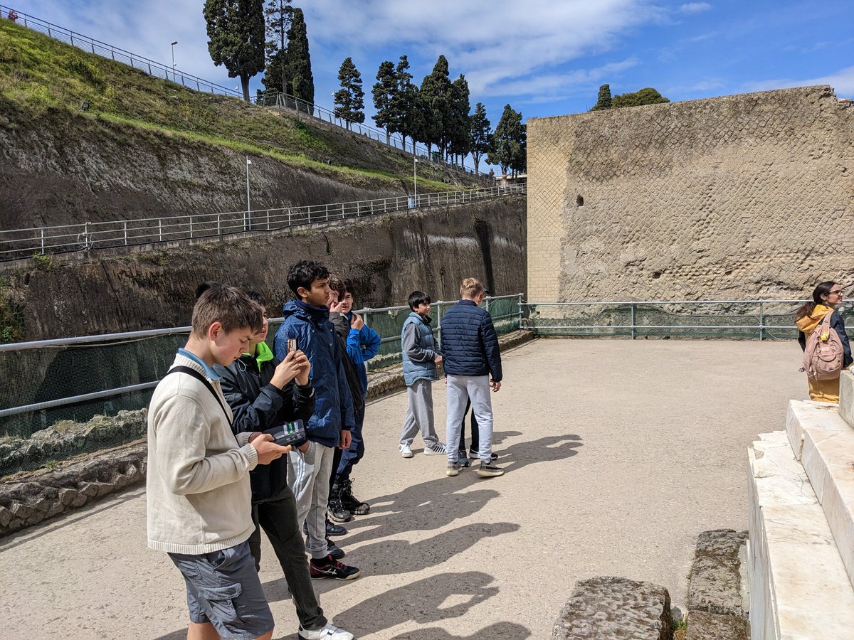 MTSClassics's tweet image. The rain didn&apos;t arrive after all - an excellent morning at Herculaneum.