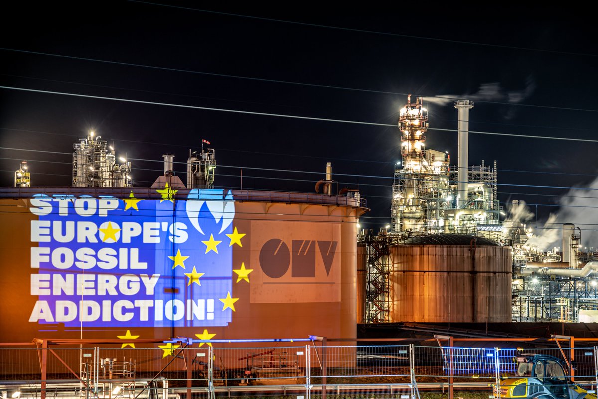 foeeurope's tweet photo. Solidarity with the  #blockgas protesters in Vienna!✊

While lobbyists concoct expansion plans at the #EuropeanGasConference, 100s of activists speak truth to power.

Industry's lies and lock-ins will NOT get us out of this crisis.
People power and people's solutions will! https://t.co/7UV3wv0iJe
