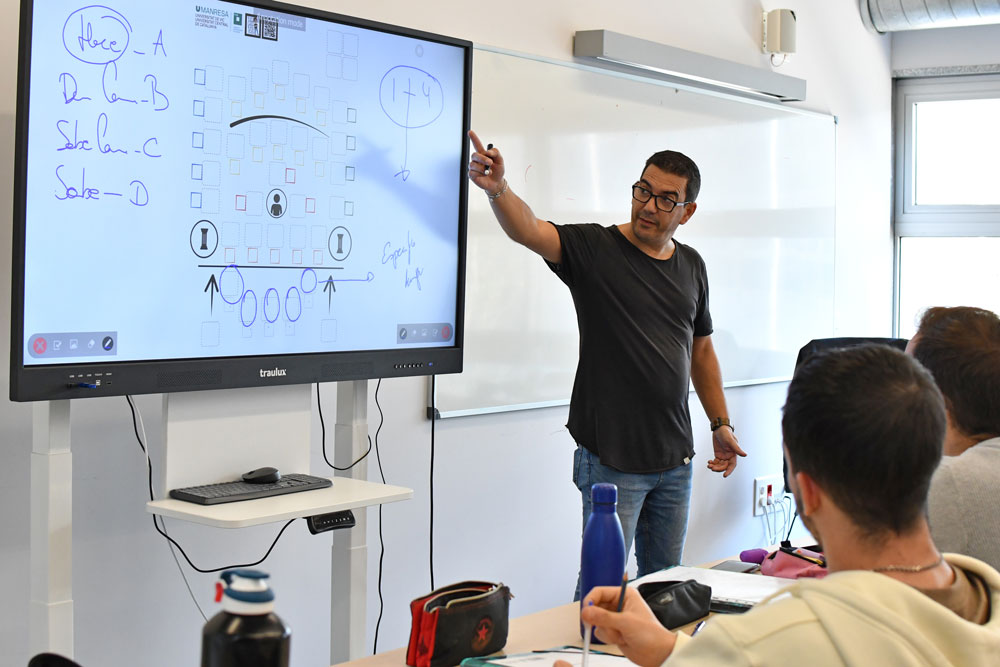 UManresa's tweet photo. 📰El CISARC d'UManresa dissenya una innovadora proposta formativa basada en la simulació per al Servei d'Ocupació de l'Ajuntament de Manresa
https://t.co/URwkaVDPLt
#CISARC #simulacio #competencies #softskills @ajmanresa @ProManresa https://t.co/gYzyuKSjFh