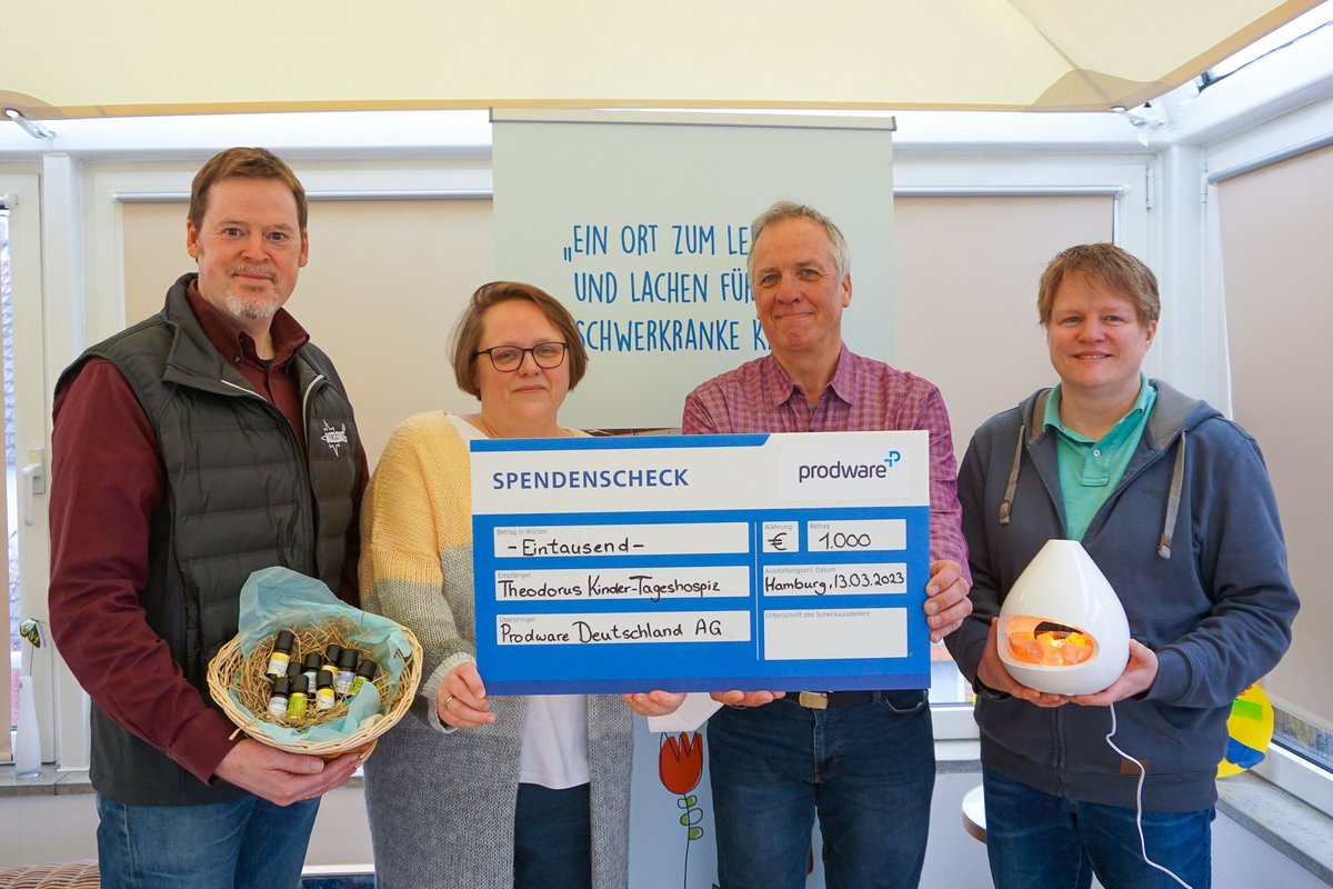 ProdwareDE's tweet image. Unser #ProdwareTeam hat am 13.03.23 eine Spende in Höhe von 1.000,-€ an das Theodorus Kinder-Tageshospiz in Hamburg-Eidelstedt übergeben. Die Spende soll für Aromatherapien verwendet werden, um den Schützlingen im Hospizalltag zu entspannen und ihre Sinne anzuregen. 
#CSR