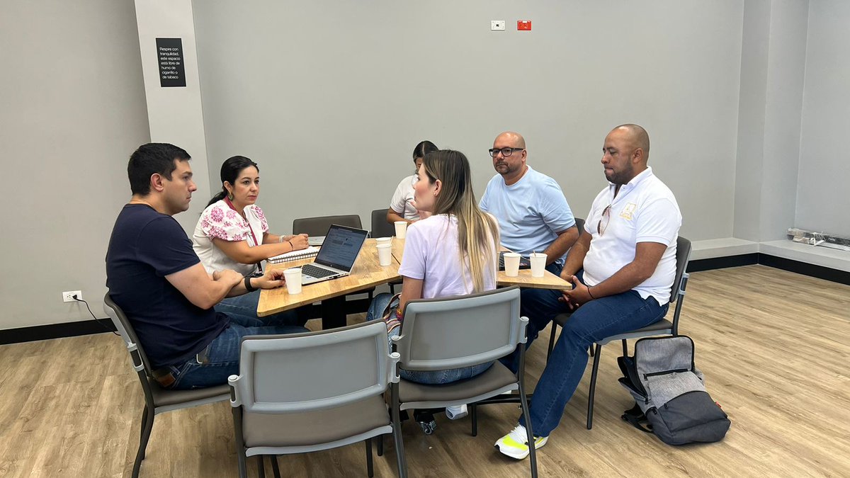 ccmmna's tweet photo. En pro del fortalecimiento del turismo, nos reunimos con la Secretaria de Turismo de Puerto Triunfo y @comfama para definir la ruta de intervención para impulsar el sector empresarial y turístico del municipio.
#amoviajar #turismo #travel #a #viajar #puertotriunfo #ccmmna https://t.co/igguaZuP8h