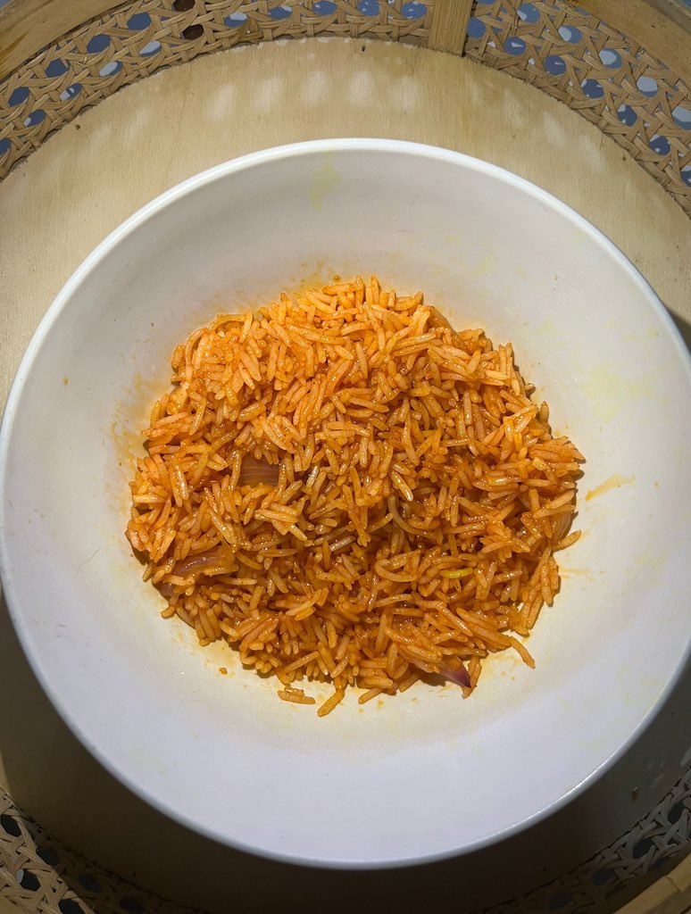 fadererah_'s tweet image. Wanted to cook a quick delicious meal but it’s not coming out the way I want 😩
Help me!! what do I add as a #FinalTouch??