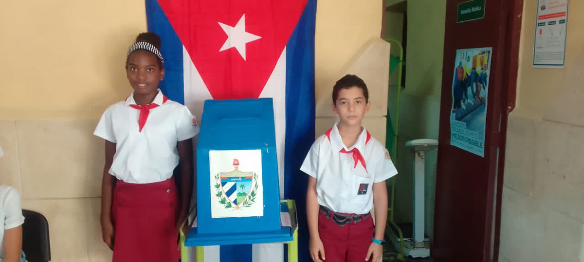🚨Alina Balseiro
 Presidenta del 
<a href="/Elecciones_Cuba/">Elecciones en Cuba</a>
(CEN), informa resultados preliminares #EleccionesNacionales2023. 
✔La jornada  inició con un parte básico de 8 120 072, ejercieron su derecho al voto 6 164 876 cubanos, lo q representa el 75.92% del padrón electoral✍️
(Hilo)