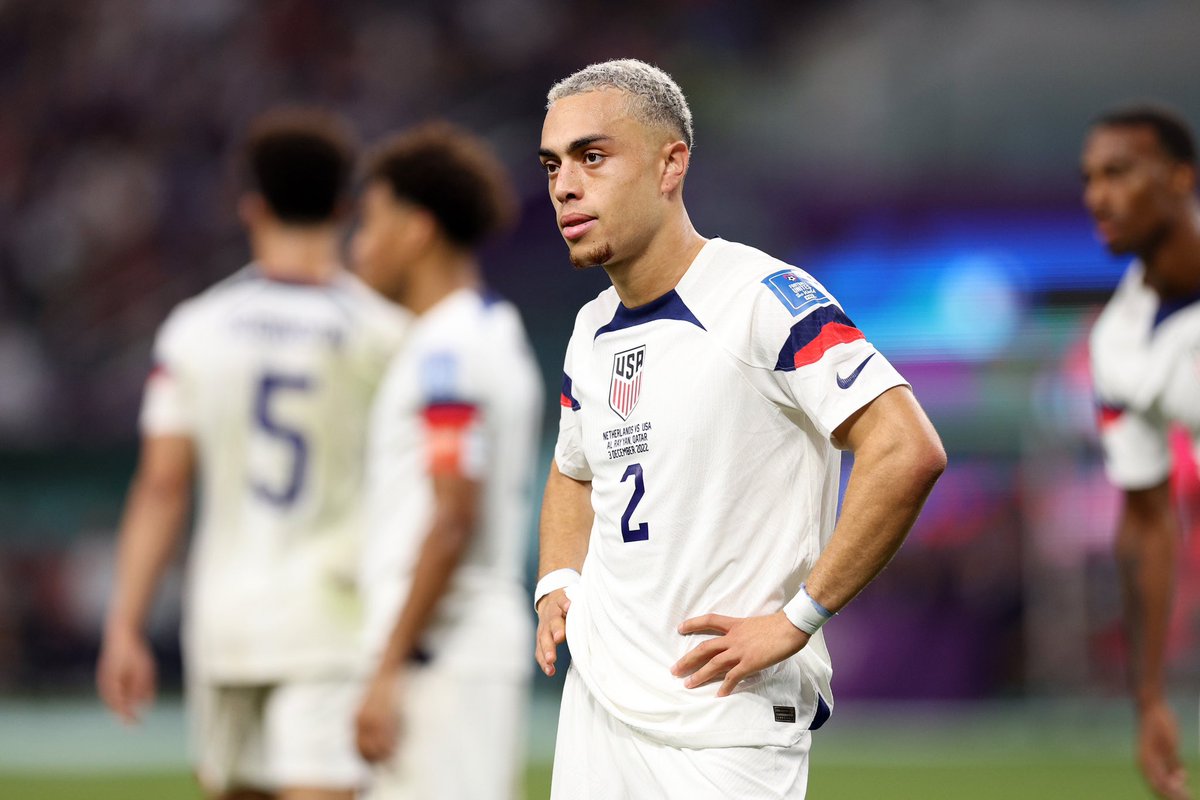 FabrizioRomano's tweet photo. No changes on Sergiño Dest situation since December. AC Milan, not planning to trigger buy option clause in June 🇺🇸 #transfers

USMNT right back will return to Barça and then discuss his future at the end of the season. https://t.co/09cwqCkmhK