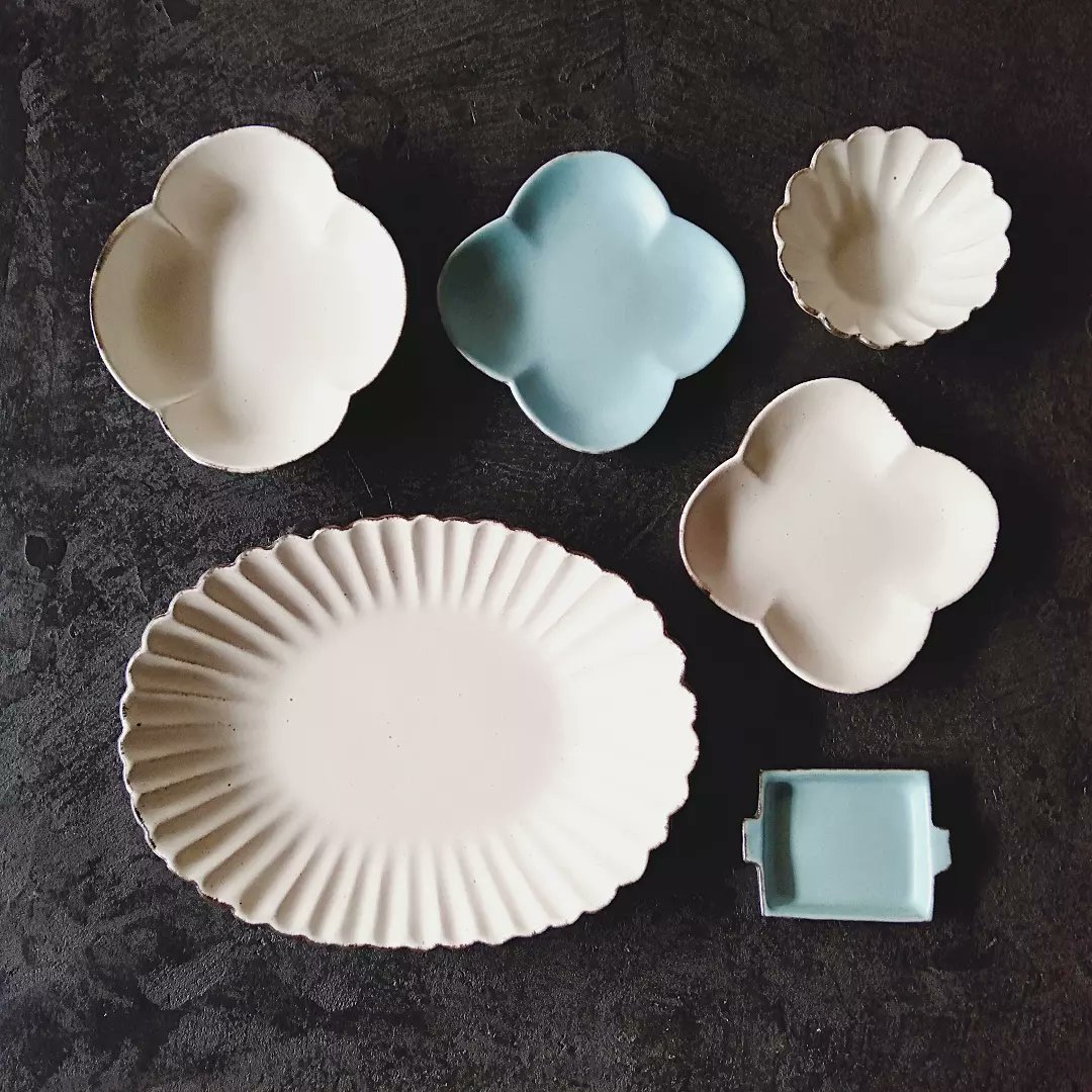 gm2shop's tweet photo. 石岡信之さん作品が入荷しました!

定休日明けの3月30日(木)から販売開始致します♪

入荷作品
↓
白コーヒーカップ
白花小鉢
白よつば小皿
白隋円リム皿
白くもプレート
白花オーバル皿
白花豆皿
白くもとんすい
淡青 チロル豆鉢
淡青よつば小皿
淡青 こぼん
白くも豆皿
白木瓜向付 https://t.co/9hjZnGNMmV