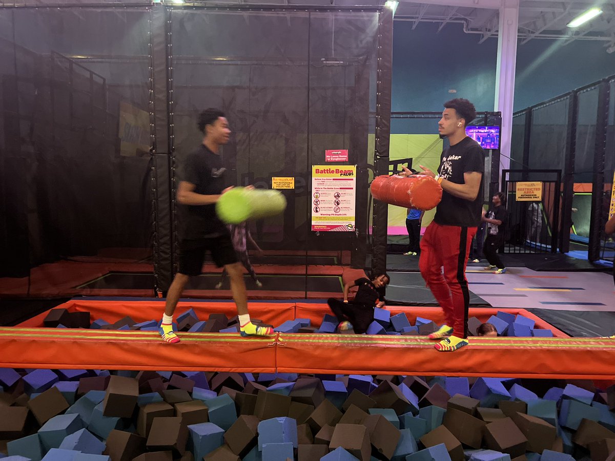 The team and managers had a great time . Looking forward to the 2023-24 volleyball season🏐💛🖤