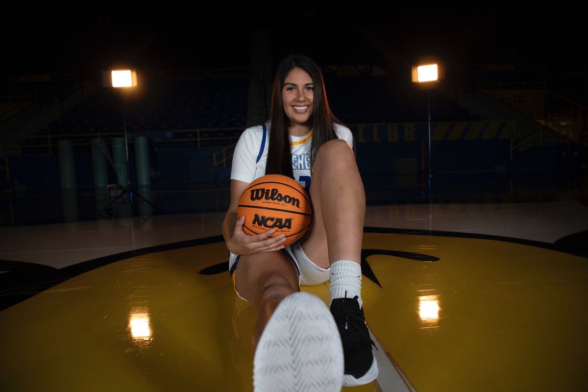 🦁 𝐔𝐍𝐀 𝐍𝐔𝐄𝐕𝐀 𝐋𝐄𝐎𝐍𝐀 𝐋𝐋𝐄𝐆𝐀 𝐀𝐋 𝐂𝐔𝐁𝐈𝐋

🏀 Anunciamos con mucho orgullo que Isabel González, jugadora que compite actualmente en la NCAA de USA, se ha transformado en una ✨ nueva Leona para esta #LNF2023 

👏 Bienvenida Isabel!!!

#VamosLeonas