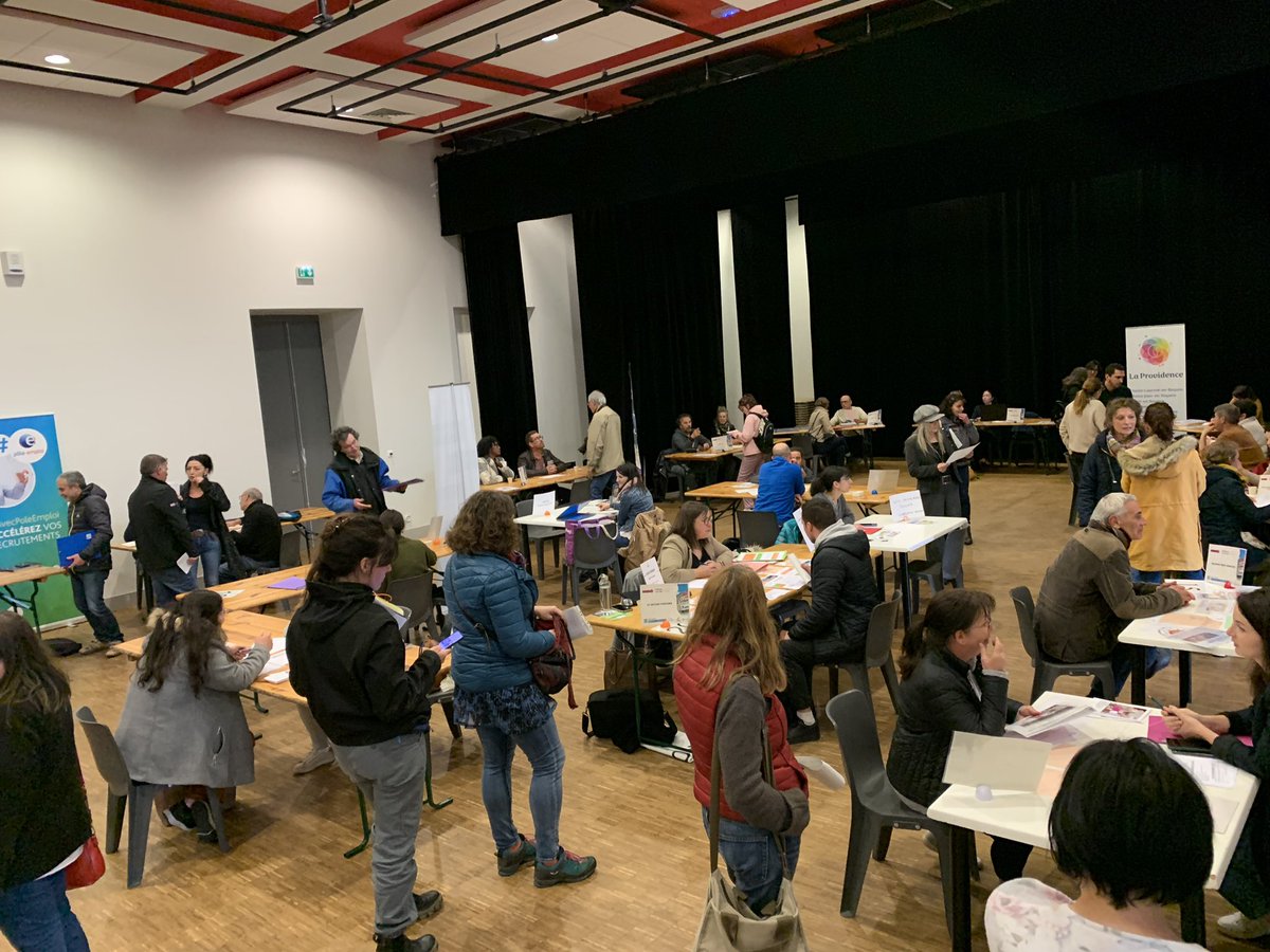 DuchampMichel1's tweet photo. ✅#AvecPoleEmploi Romans 
Forum saisonnier à St Jean en Royans ▶️Décroche un job d été◀️
Qui marque le début de la saison
➕21 Ets pour ➕de 45 postes👍
Merci à la com Com Royans Vercors et Mairie de St Jean en Royans pour leur partenariat 👏
#TousMobilises #OnEstLaPourVous https://t.co/0JhhSQWIB6