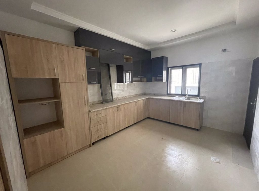 allpropertyng's tweet photo. 📌 FOR SALE 
📌 4-BEDROOM TERRACE DUPLEX &amp; BQ
📍LOCATION:Jahi, Abuja
📌PRICE:120 million naira ( corner piece) 
✅: 90 million ( middle unit) 
📌 FOR ENQUIRY CALL OR WHATSAPP:
 ☎️ 0912 188 7070 | 0916 183 171
#tinubuinprison #thedss #oladipodiya  #seun #iphone https://t.co/JJTVt5VCTQ