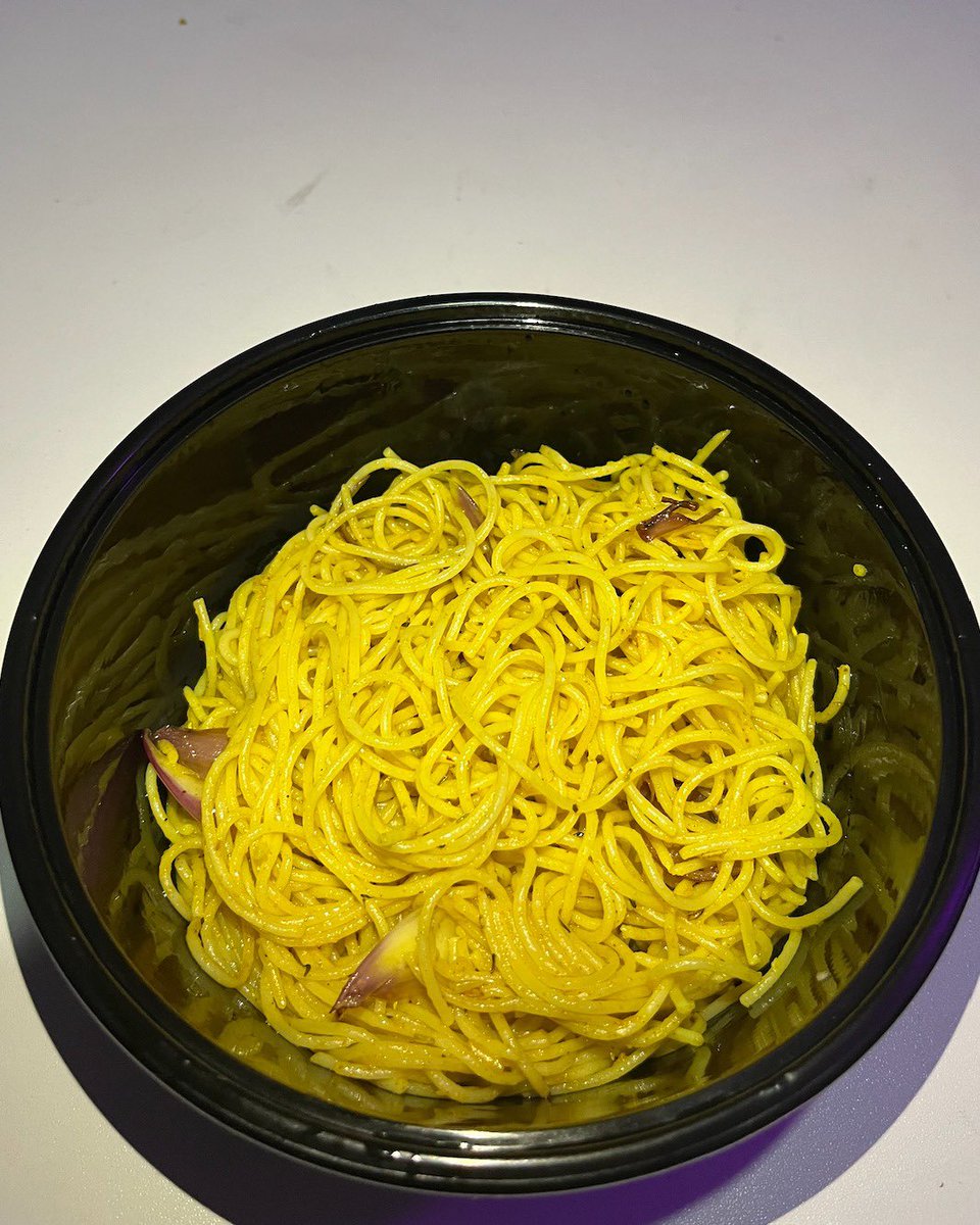 theormaah's tweet image. This noddles is not giving what it should give …..I can’t even eat 🥹🥹🥹🥹 

How can I  mesmerize it #FinalTouch