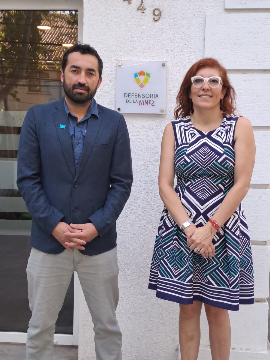 defensorianinez's tweet photo. 🟢Esta mañana, la Defensora de la Niñez, Patricia  Muñoz, recibió al alcalde de la comuna Juan Fernández @MunicipioJF, Pablo Manríquez, para tratar diversos temas sobre la niñez y adolescentes en la zona. https://t.co/zAZq9WIST0