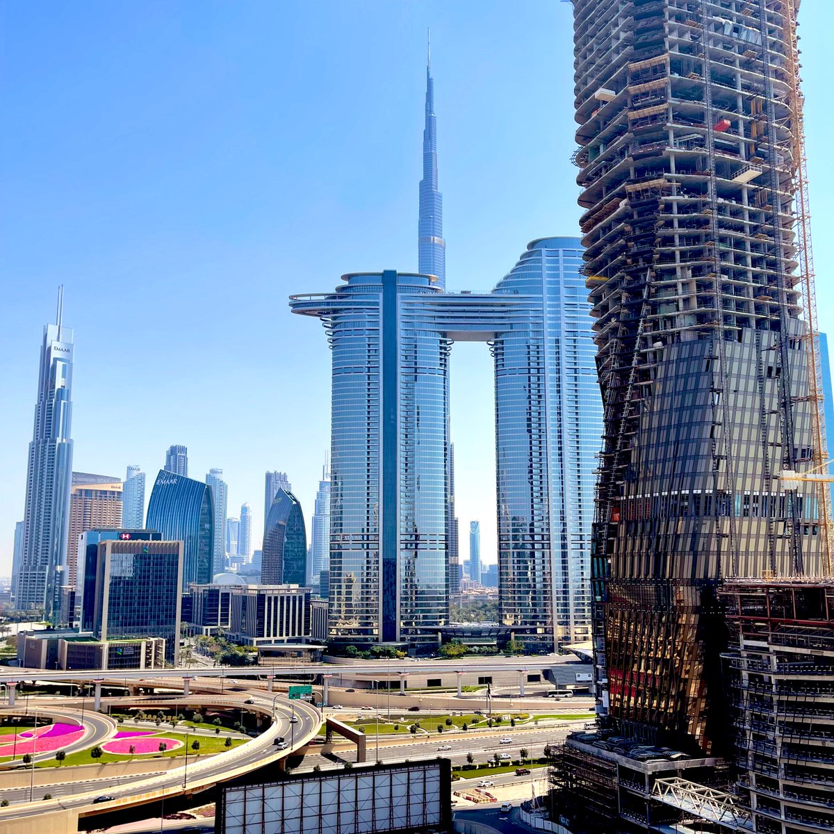 LeeAveriss's tweet photo. The view from my hotel room is incredible! 🇦🇪 https://t.co/VStU0dV37M