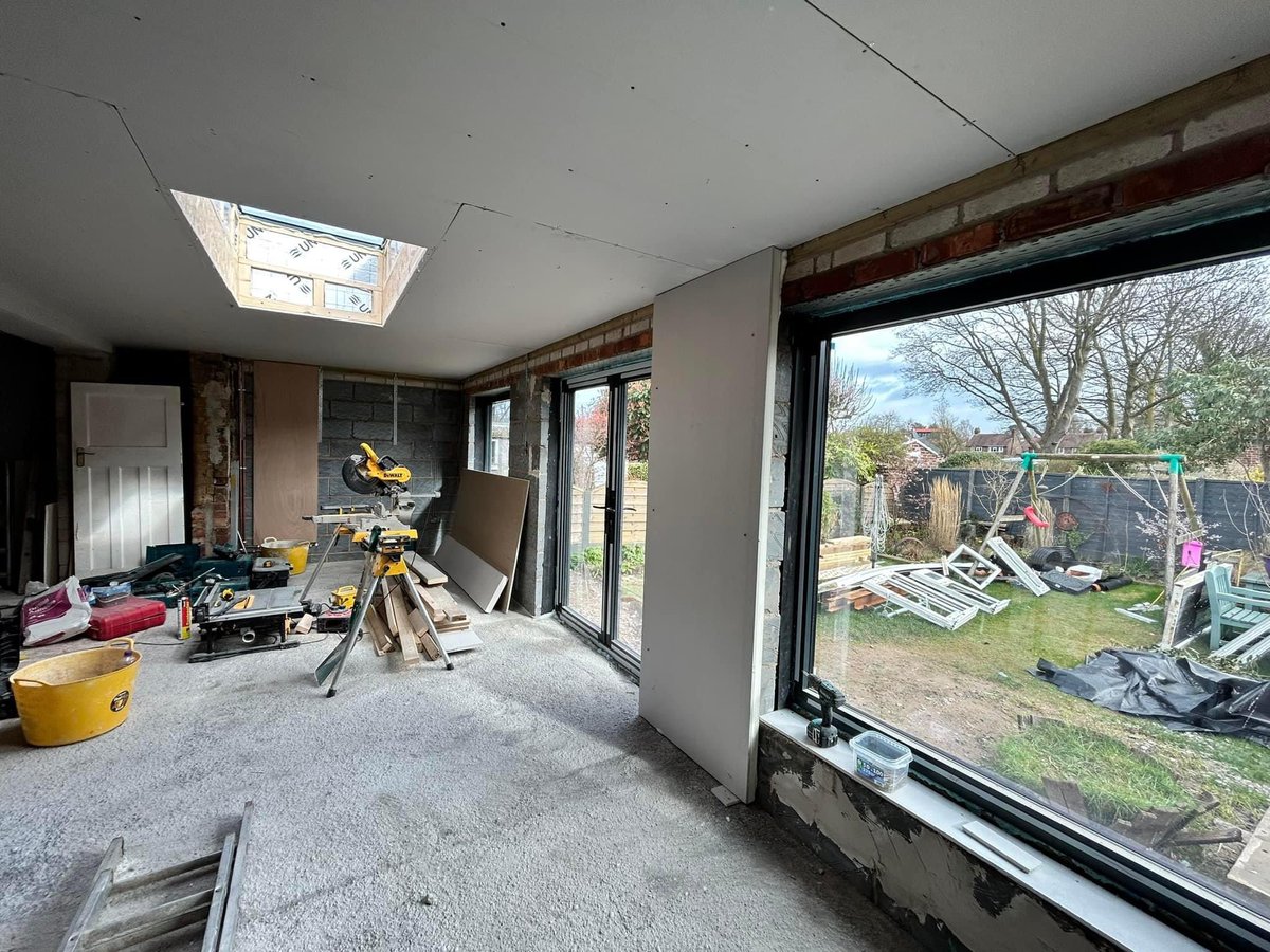 MakeMySpaceLtd's tweet photo. Once the #windows go into a project it becomes easier to envisage how the #space will look and work. This #extension to a 1930’s #home in #SaleM33 now has a great open plan #kitchen and #diningroom flooded with #natural light …end of project pictures will follow 🏡👷🏻‍♀️ https://t.co/RhWHWoIHUQ