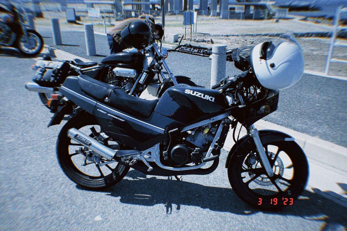 Play_boy227's tweet photo. この型式の125ガンマの社外チャンバーは
転がってないのかな😭
#RG125 #チャンバー
#nf11f #ガンマ 
#2スト https://t.co/kkpKHCZq9K