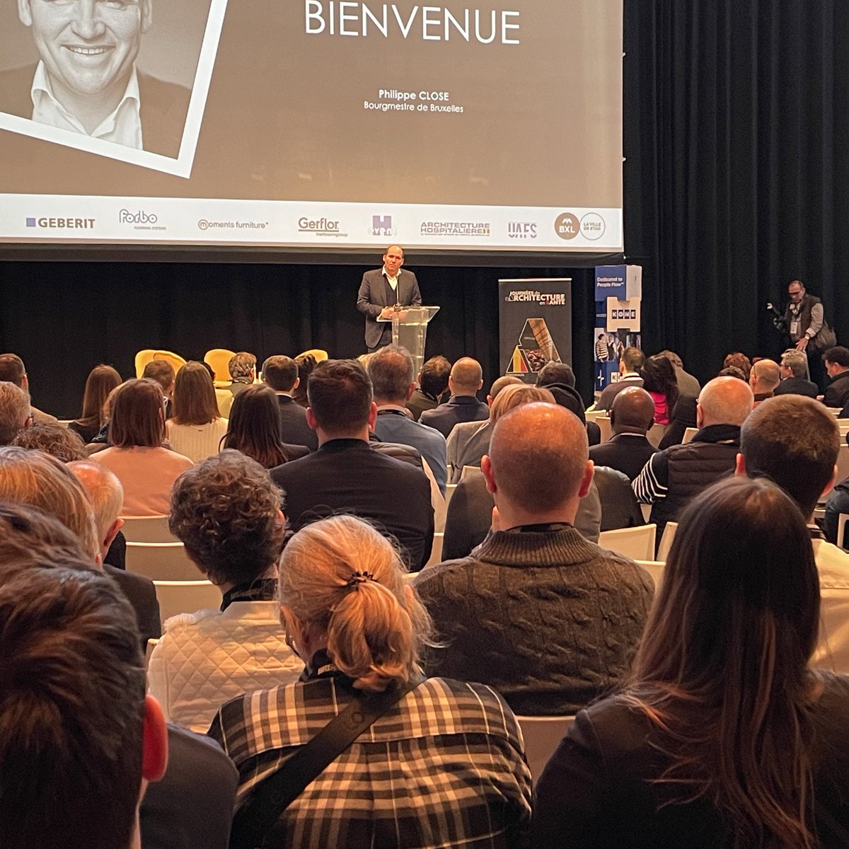 Philippe Close (@philippeclose) on Twitter photo Mot d’accueil des Journées de l’Architecture en Santé, qui choisissent notre @VilleBruxelles, un des principaux gestionnaires d’hôpitaux du pays, pour cette édition !
Celles-ci promeuvent l’architecture hospitalière comme vecteur du bien-être des patients 🏥
<a href="/uafs_sante/">Union des Architectes Francophones pour la Santé</a> Mot d’accueil des Journées de l’Architecture en Santé, qui choisissent notre @VilleBruxelles, un des principaux gestionnaires d’hôpitaux du pays, pour cette édition !
Celles-ci promeuvent l’architecture hospitalière comme vecteur du bien-être des patients 🏥
<a href="/uafs_sante/">Union des Architectes Francophones pour la Santé</a>