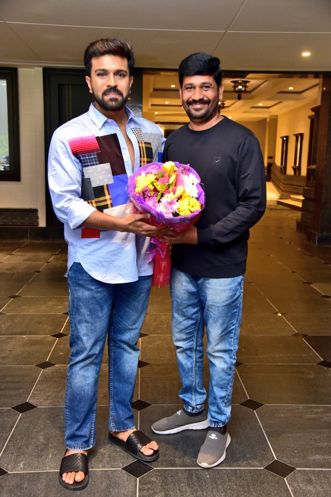 mosinalways4u's tweet photo. It's so special and happy to met our dearest
𝐆𝐋𝐎𝐁𝐀𝐋 𝐒𝐓𝐀𝐑 𝐑𝐀𝐌 𝐂𝐇𝐀𝐑𝐀𝐍
garu today &amp; conveyed my Best'Birthday wishes to him ❤️‍🔥

Thank you so much @AlwaysRamCharan garu for all the High you've gave us all these years
Keep Rocking 🔥
#HBDGlobalStarRamCharan https://t.co/DBmsYJciaN