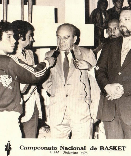 AntonioUbilla1's tweet photo. 27 marzo 1912 nace Samuel Ubilla Norero, dirigente de básket, fútbol, de impecable y desinteresada trayectoria dirigencial  en Federación Deportiva del Guayas, de los verdaderos directivos con vocación de servicio, sin remuneración alguna  #GrandesDirigentes #DonSamuelito https://t.co/6CDHcagVUi
