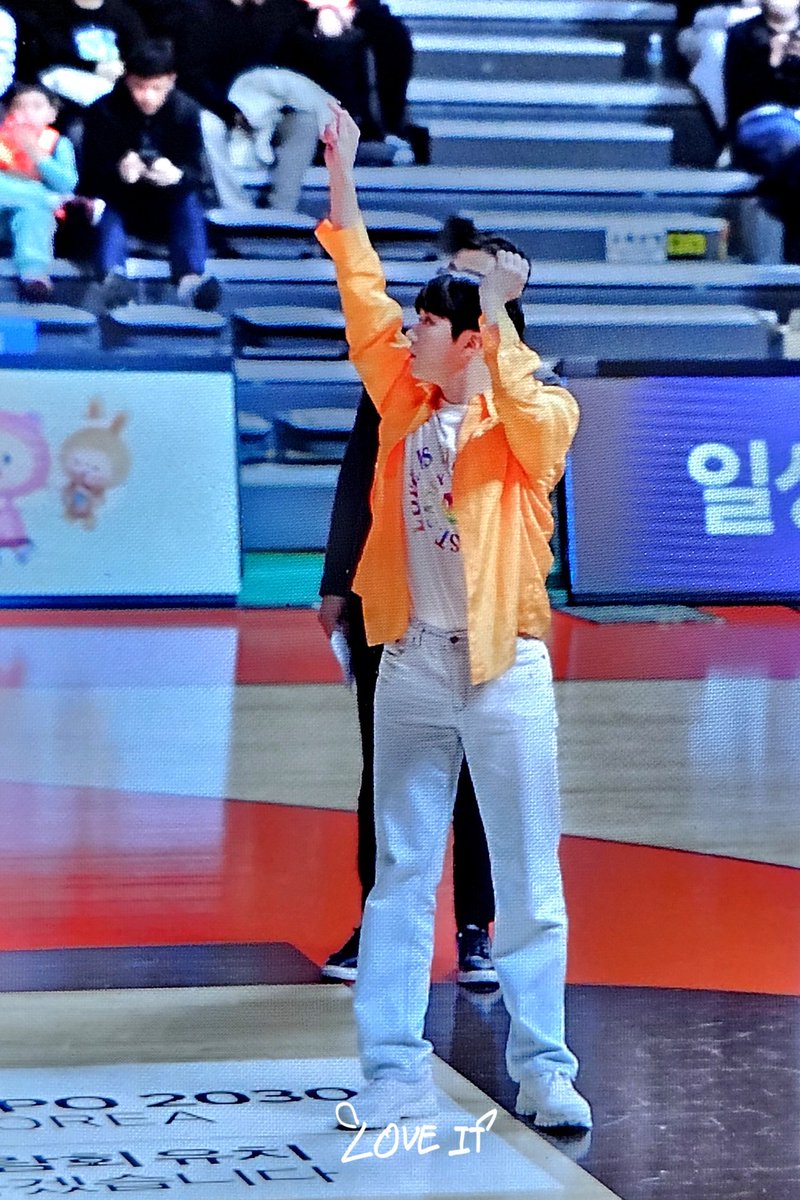 loveit010514's tweet photo. 230327 

예찬이 시투🏀
기승전결🥇

#OMEGA_X #오메가엑스 #신예찬 #예찬  #SHINYECHAN #イェチャン #love_yechan https://t.co/yGNVJ97SvR