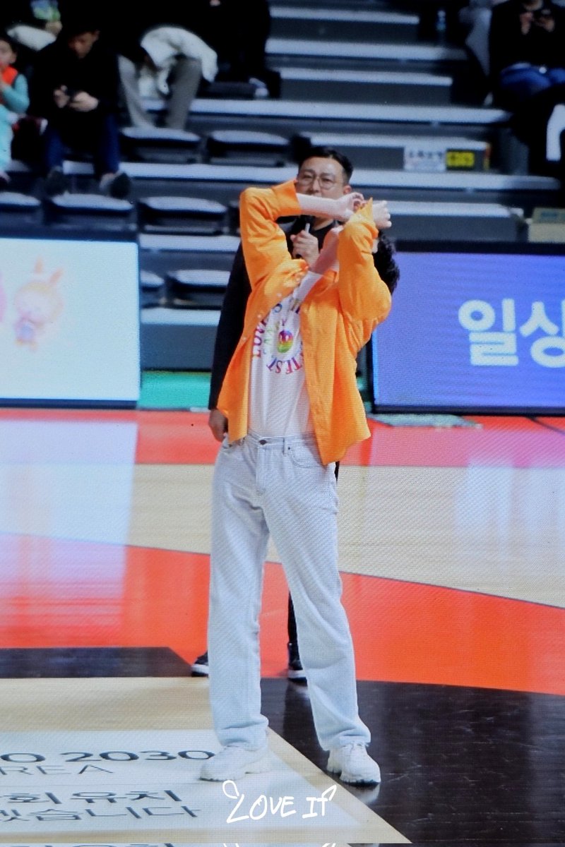 loveit010514's tweet photo. 230327 

예찬이 시투🏀
기승전결🥇

#OMEGA_X #오메가엑스 #신예찬 #예찬  #SHINYECHAN #イェチャン #love_yechan https://t.co/yGNVJ97SvR