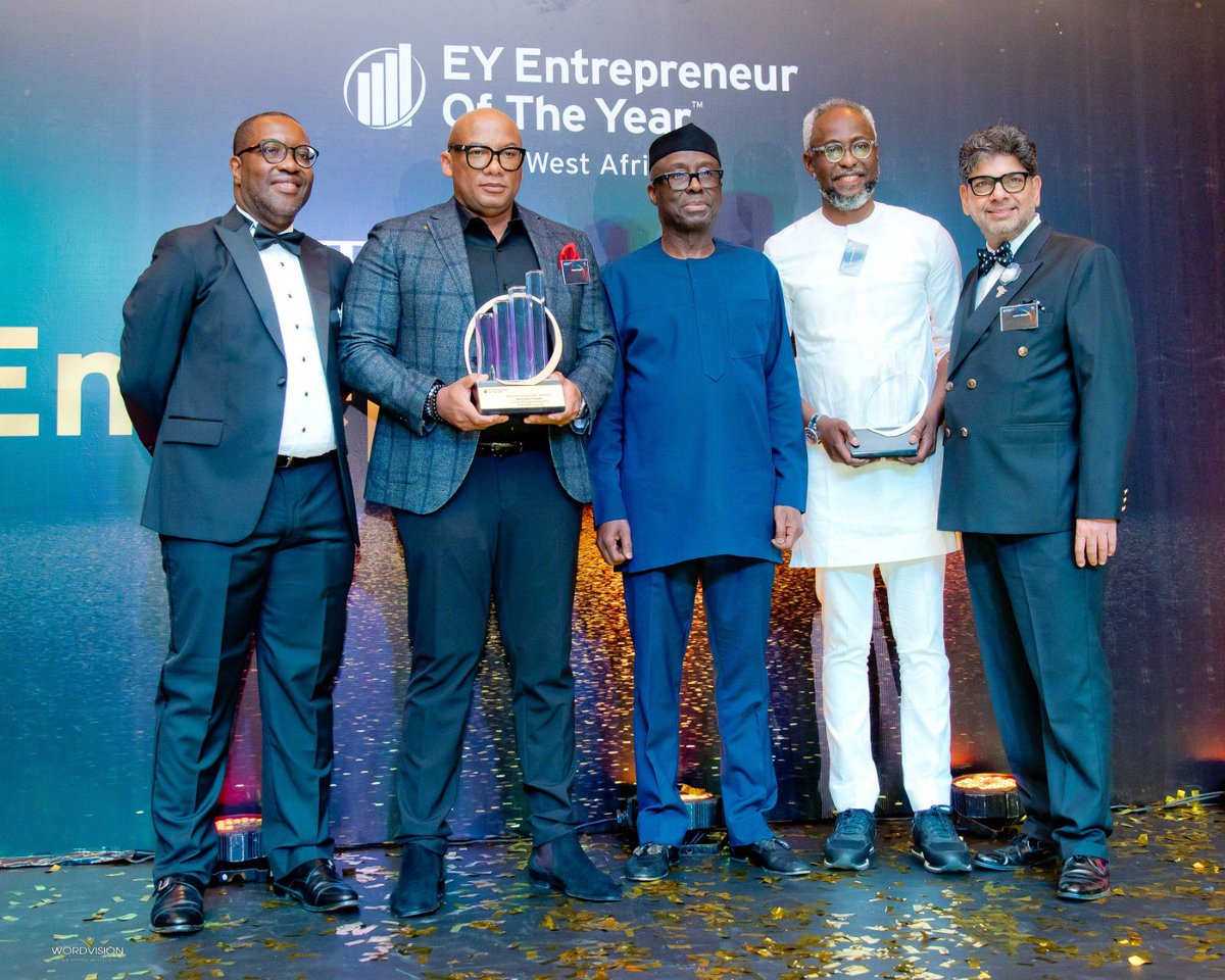 InterswitchGRP's tweet photo. We’re still celebrating our #EYEntrepreneurOfTheYear® win! 🏆
Enjoy some more colourful sights from the regional awards presentation in Lagos.
#TheSwitchEffect 💡
#NeverS20P 🚀
#InterswitchProud 💪🏽
#InspiringAfricaToGreatness 🌍 https://t.co/1PGdAXMJkm