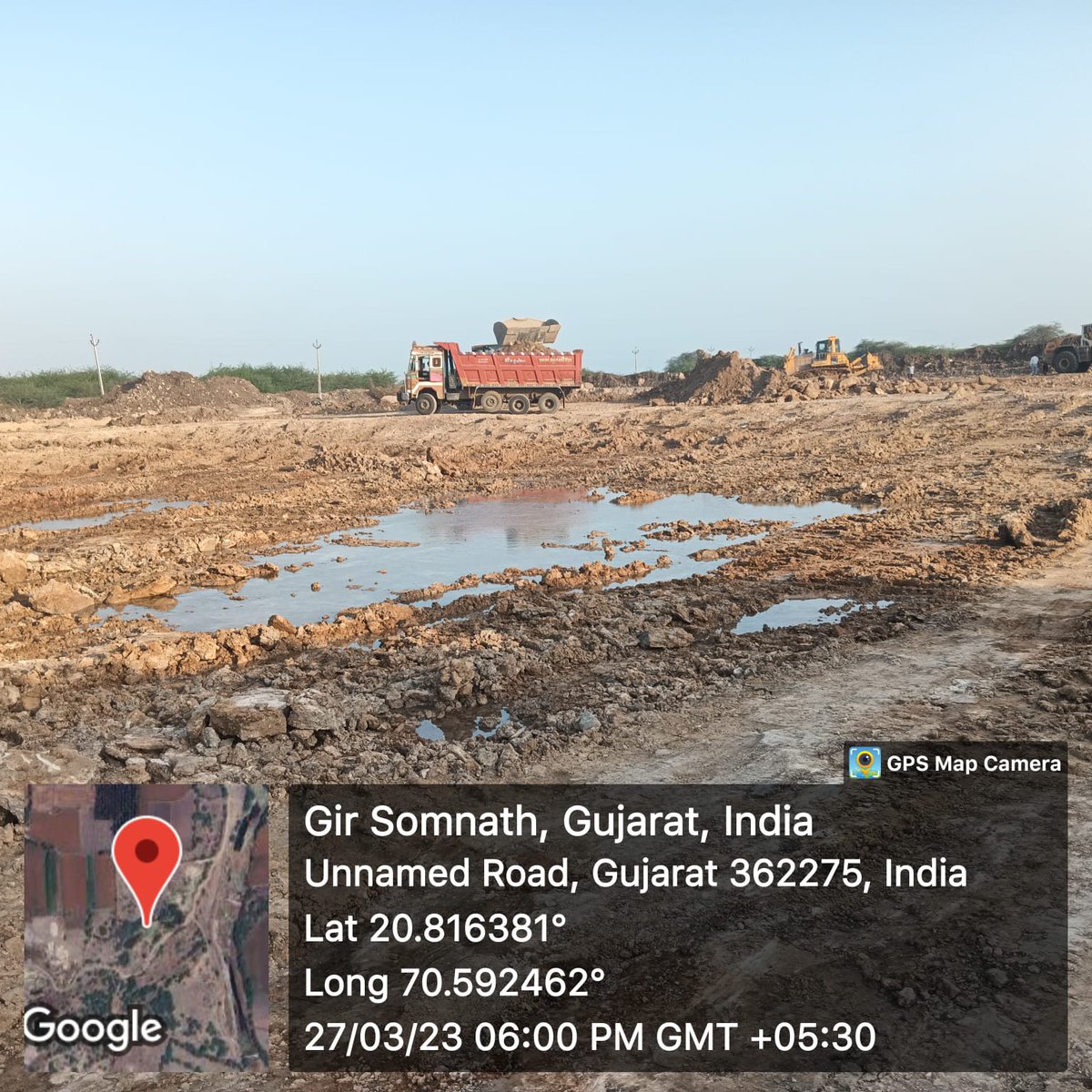 vadherram8's tweet photo. @mamlatdarsutra1 @SdmVeraval @DdoGirsomnath @GPCB_HO @Mulubhai_Beraગીર સોમનાથ જિલ્લાના લોઢવા ગામે અંબુજા સિમેન્ટ ફેક્ટરી દ્વારા દરિયાની સપાટી નજીક પર્યાવરણને નુકસાન જાય એ રીતે ખોદકામ કરી રહેલ છે. દરિયાની સપાટીમાંથી પાણી નીકળતું હોવા છતાં પણ આ લોકો ખનીજ ખોદકામ કરે છે https://t.co/UjDmiDbwMS