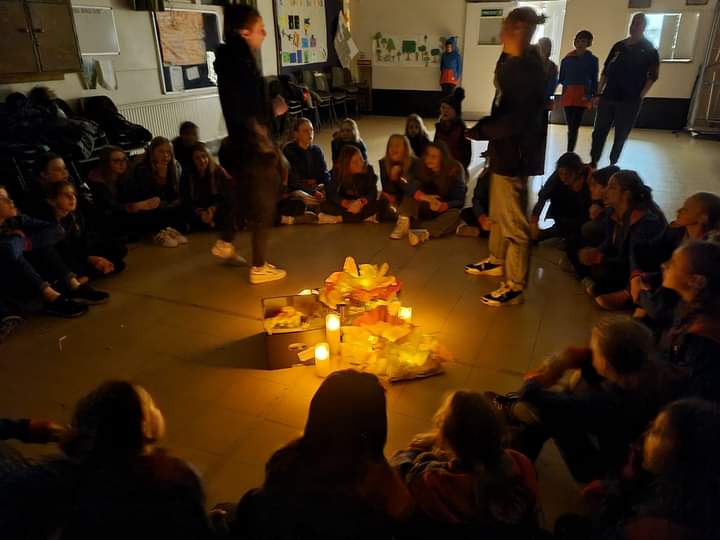 Milford_Guides's tweet photo. We didn't let the rain spoil our campfire fun - we built an indoor fire (no flames involved!) and had hot chocolate and campfire songs inside! Thanks to our district friends from @1stOckfordRidge &amp; 1st Witley Guides for joining us. 
#GuidesCanDoAnything
@Guiding_LaSER https://t.co/a0PhWwONEs