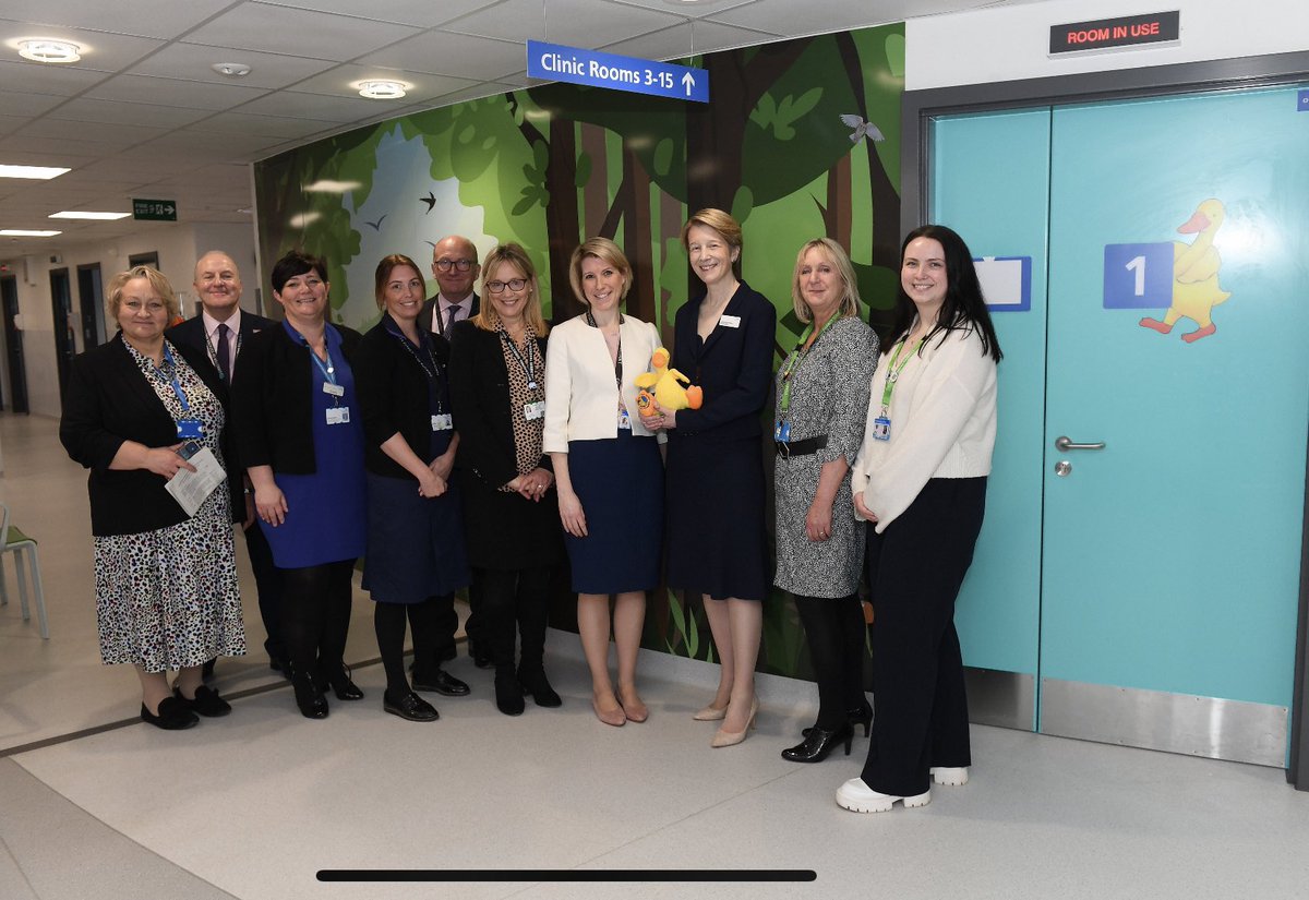 NHS Chief Executive Amanda Pritchard has visited #IpswichHospital to meet teams and officially open the new Breast Care Centre.
The centre has transformed patient experience. 
Amanda also visited the new Children's Department, the upgraded Eye Clinic and the Radiology Department.