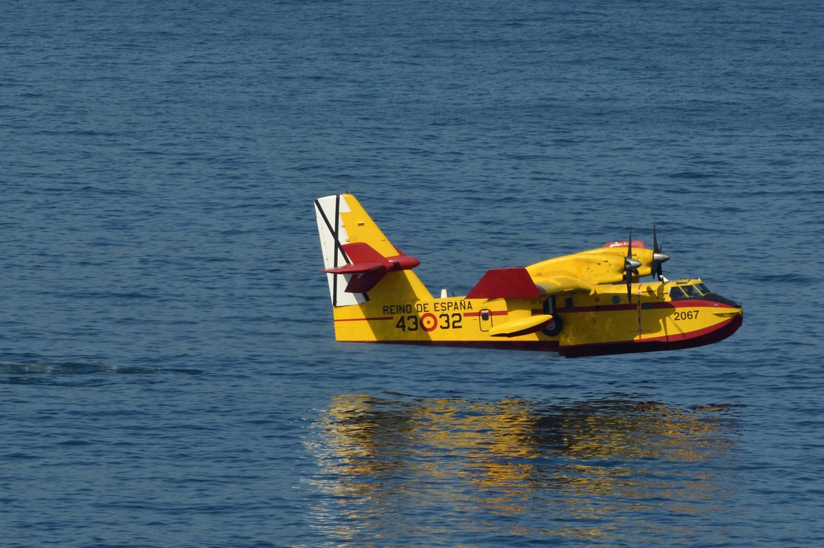 Hidroavión en nuestros corazones en la Bahía de El Confital y <a href="/LasCanteras/">Mi playa de Las Canteras 🏊🏻‍♀️🦈</a>