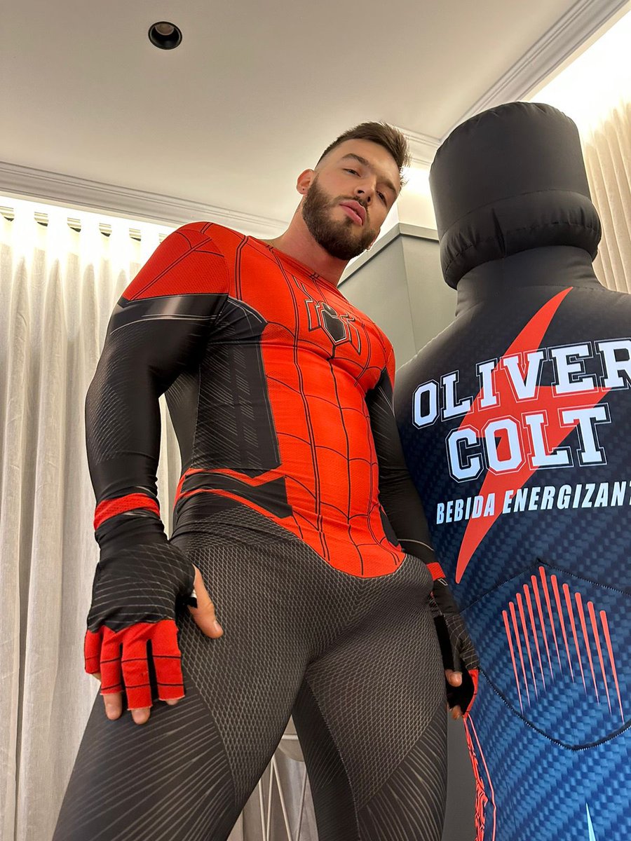 TheOliver_Colt's tweet photo. Sonriendo o serio? Porque duro siempre 😈😍😎 https://t.co/jnQWshBj3z