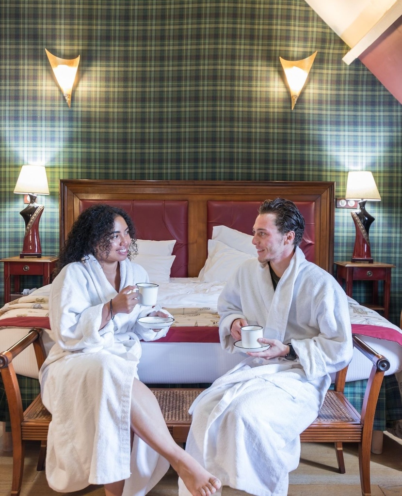 asaguestfr's tweet image. #MondayMotivation

➡️ Direction le Clos de Pradines, situé dans le Gard !

Avec as a Guest, bénéficiez d'un accès privatisé au sauna pendant 45 minutes avec peignoirs et chaussons en chambre ✨

#asaguest #gard #tourisme #hotel