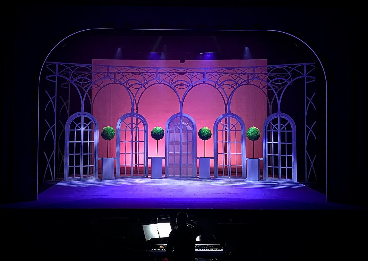 High Society 
•
#lightingdesign #lightingdesigner #musicaltheatre #theatre #showpreset #lightingcue #worldtheatreday
<a href="/the_ALPD/">the ALPD</a>