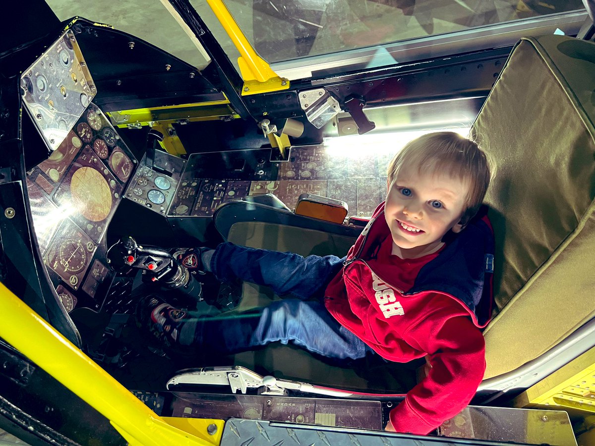 aerroTpalm's tweet photo. My #FlightDeckMonday from the #WeekendAdventures to the @AFmuseum #familyfuntime #Monday #WePilots #FlyingFamily #AirForce #WePilots #flying Can you name the cockpits their in? @NiceAirAviation @AviateAddict @ChadAviation @bostonpilot85 @FlyingMagazine #PilotsofTwitter https://t.co/XPs8X5MiCp
