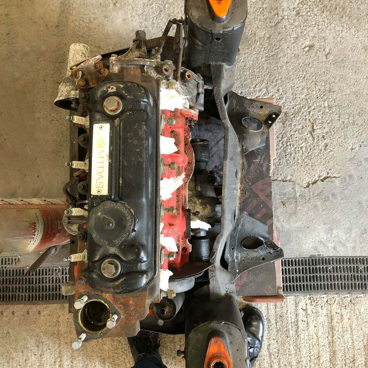 70sResto's tweet image. An early and unfortunate discover on the 1981 #Midas MkII was that the subframe is bent. Not the best start to the project, but nothing we can’t overcome. 💪 #classiccars #carspotting #carshow #classiccarsdaily #vintagecar #oldcar #retrocar