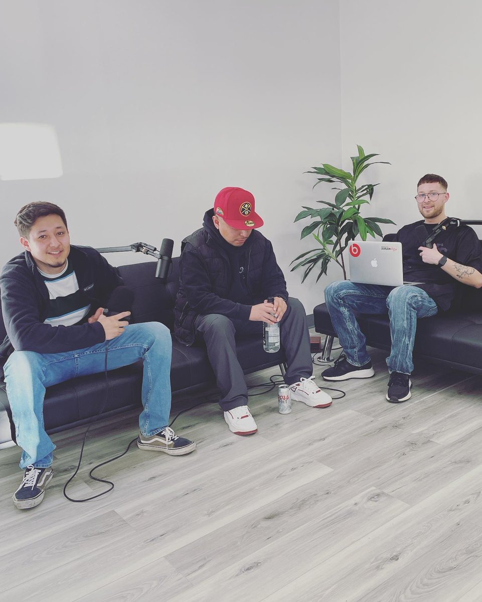 WilliamQBaz's tweet photo. Podcast crossover with Blueprint Barbers.

Had a good time being a guest alongside my brother Ulises.
Shout out to Javi and Enrique for having us. 

https://t.co/9cffc6qTOt https://t.co/PaCliqQVFk