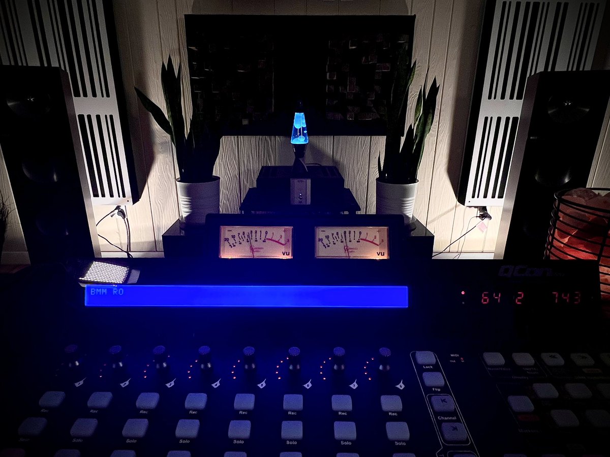 Bring your mixes to perfection with my award-winning mastering services! I’ll work with you to get your sound, whether a label, producer, recording studio, or independent artist. Pricing is super affordable and transparent #linkinbio
#mastering #audioengineering #recordingstudios