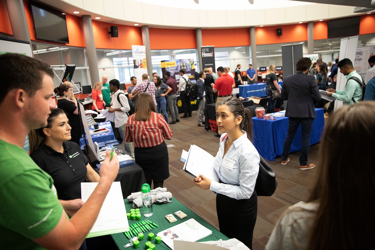 The IS&T Career and Internship Fair is happening today! Join us at PKI from 10am-2pm to connect with employers and find an amazing opportunity in tech! #UNO #CareerFair #CareerConnect #GoMavs #MyCareerStartsHere