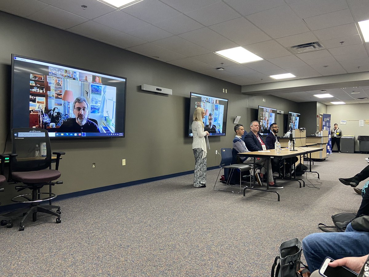 DeannPoleon's tweet image. Starting the day with AI panel at #digitalpathways @NYSCATE @AJBloom2pnt0 @LakeShoreCSD #edtechlsc @m_drez