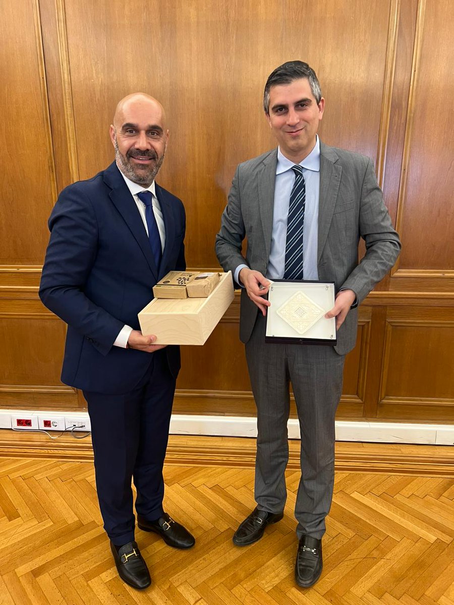 MinDevGR's tweet photo. Χρ. Δήμας: «Διεύρυνση της συνεργασίας Ελλάδας –Κύπρου στην Έρευνα &amp; Καινοτομία»
https://t.co/1TkXhMfgaO https://t.co/TnnxXQrQjh