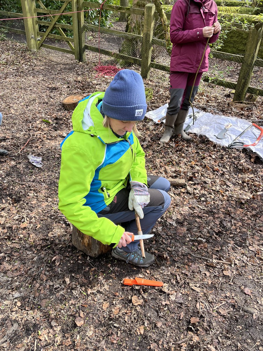 MarklandHill's tweet photo. Mrs Lowe and Mrs OโNeill have been having a great start to their Forest School Leaders training #communitytree https://t.co/7sKZdcbUcn