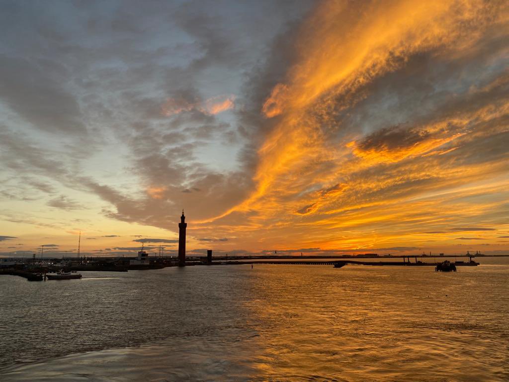 OrstedUK's tweet photo. Happy birthday to the #DockTower 🎂 🎈
Our operations and maintenance hub in #Grimsby is the largest in the world and sits underneath this Grade I* listed building!
Here’s a different angle from the River #Humber as our large vessel travelled out to Hornsea 1 wind farm 💨 🌅 https://t.co/Wi2o1AuSCO