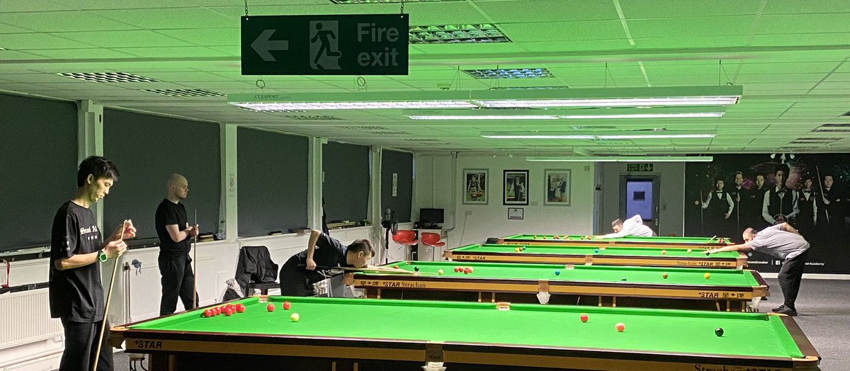 QHouseSnooker's tweet photo. World Championships coming up so very serious practice for all ! https://t.co/vXTQrjTGMf