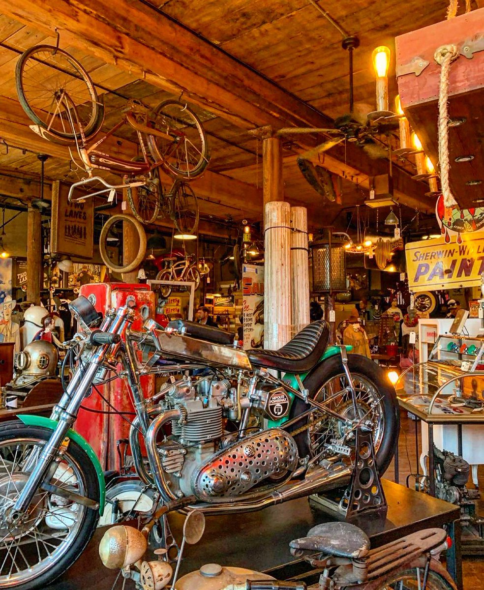 It’s time for everyone’s favorite game - QUICK  PICK! Nashville edition 🤠 You have 20 seconds to take one item home with you, what’s it going to be picker nation!? 👉 Sound off in the comments! 🚐🔎 👉 Antiquearchaeology.com ❤️