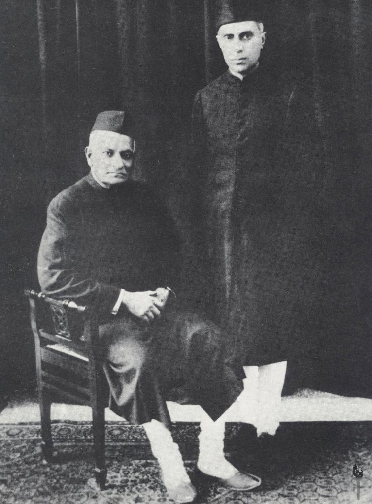 rishibagree's tweet photo. 1923:: Motilal Nehru wrote a MERCY PETITION to British Govt for his petrified son Jawaharlal to get out of Nabha jail in just two weeks of ‘harsh conditions’, since Nehru Ji got scared because a mouse ran over his hand.
While Savarkar spent 14 years in cellular jail (1910-1924) https://t.co/Pji3IoK5Qo