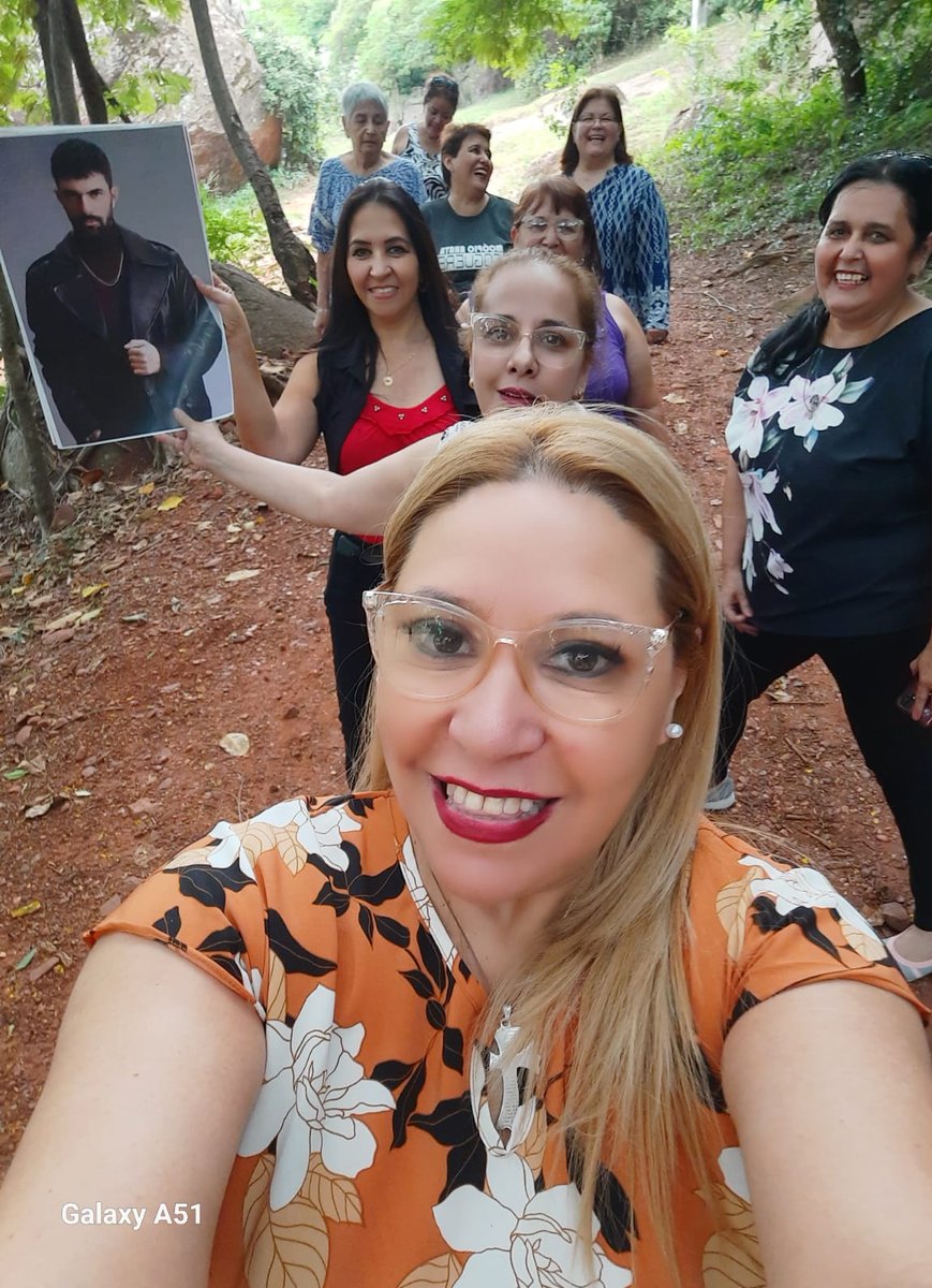 EnginAkyurekPy's tweet photo. Reunión  de Enginas  
Apoyando  a nuestro  querido  Actor  y Escritor #EnginAkyürek 
#Enginas
#EnginAkyürekParaguay 
@Artistanbul 
Adım Farah https://t.co/UT1UtVwdas